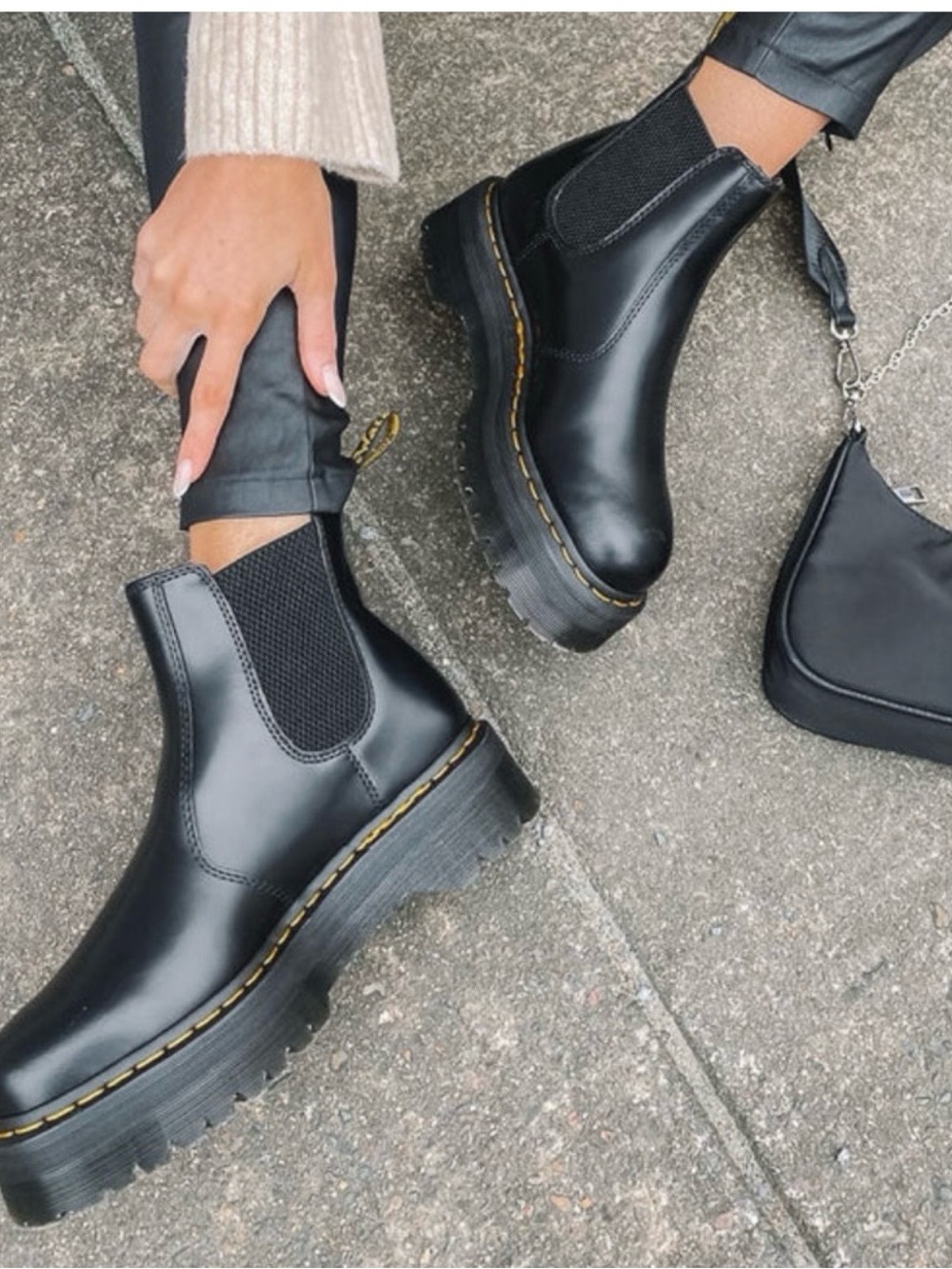 Dr. Martens 2976 Quad Chelsea Platform Boot Black US Size M 7 / W 8